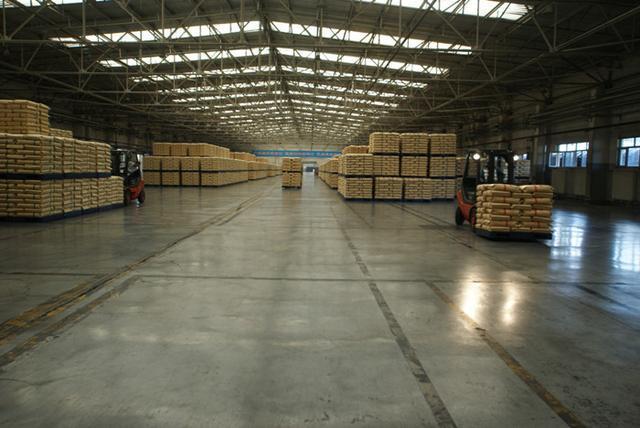 吉化合成树脂厂生产箱包板材料替代进口产品
